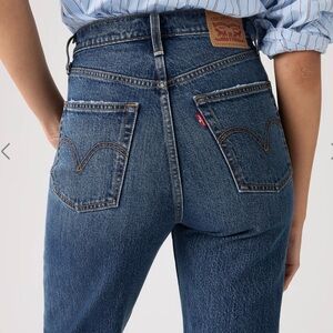 Levi's High-Rise Ribcage Straight Jeans in Dark Blue Wash 27/32